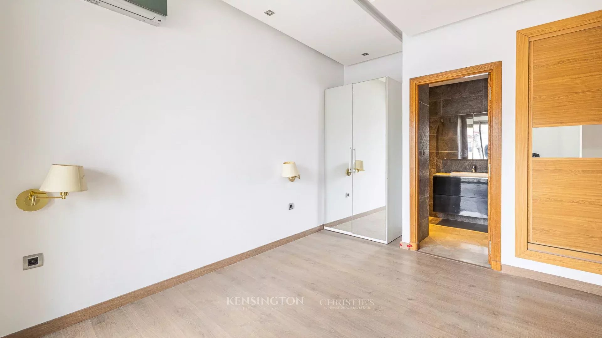 Exceptional Apartment Close to City Center – Casablanca in Casablanca, Morocco