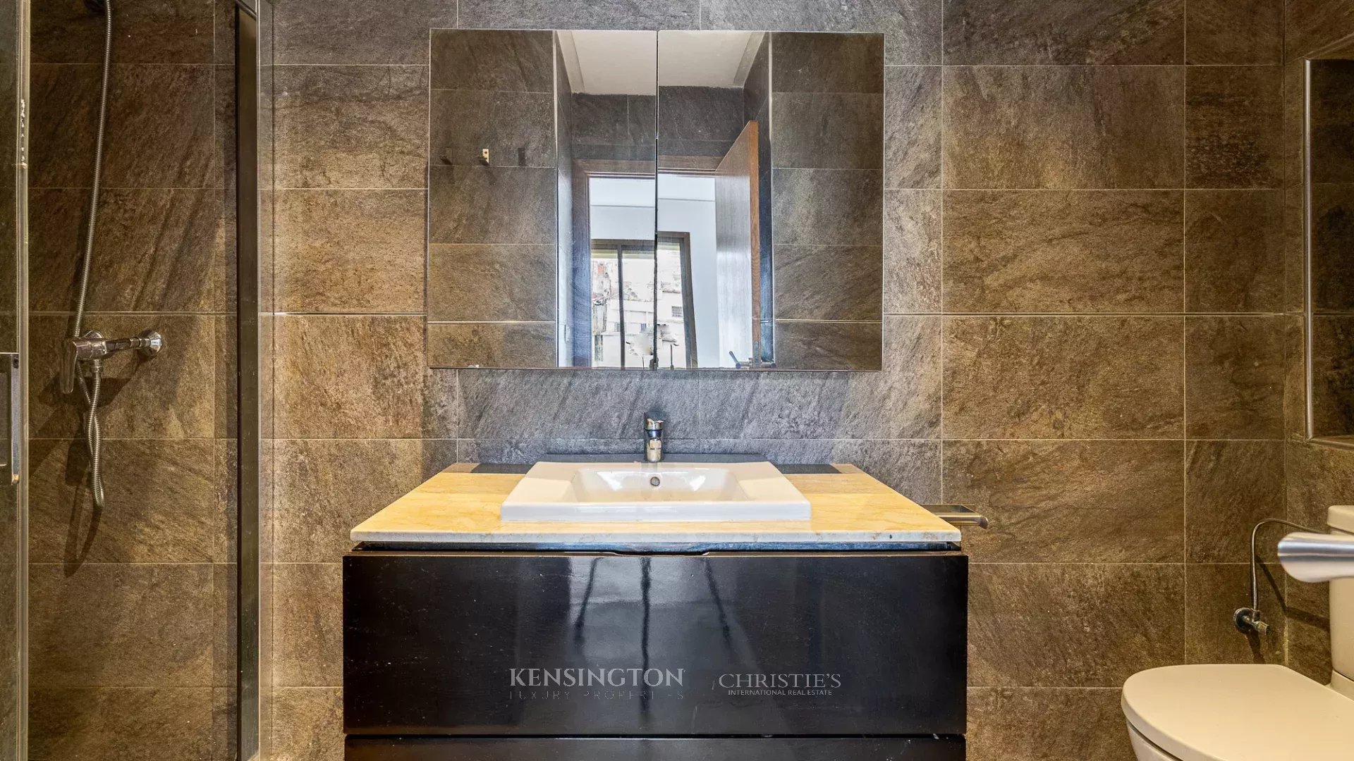 Exceptional Apartment Close to City Center – Casablanca in Casablanca, Morocco