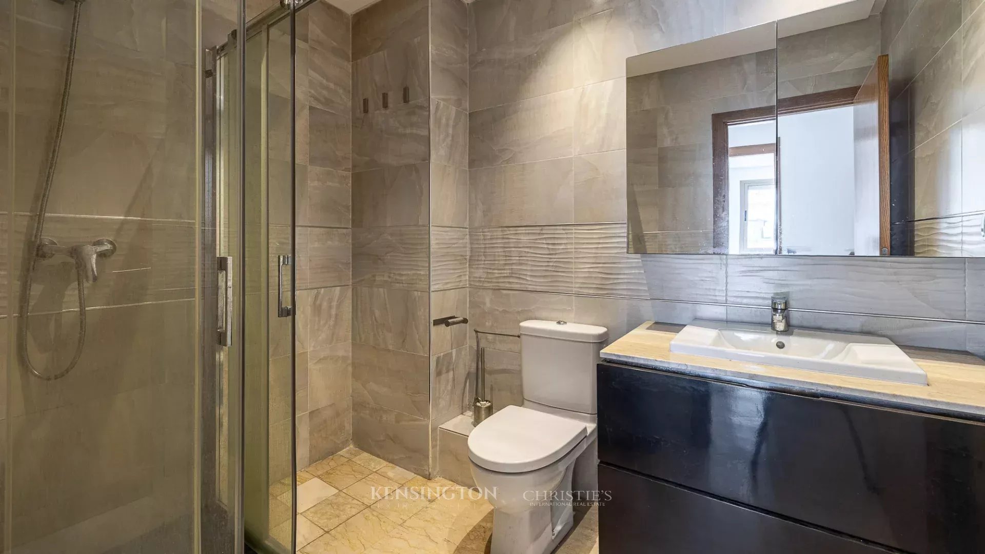 Exceptional Apartment Close to City Center – Casablanca in Casablanca, Morocco