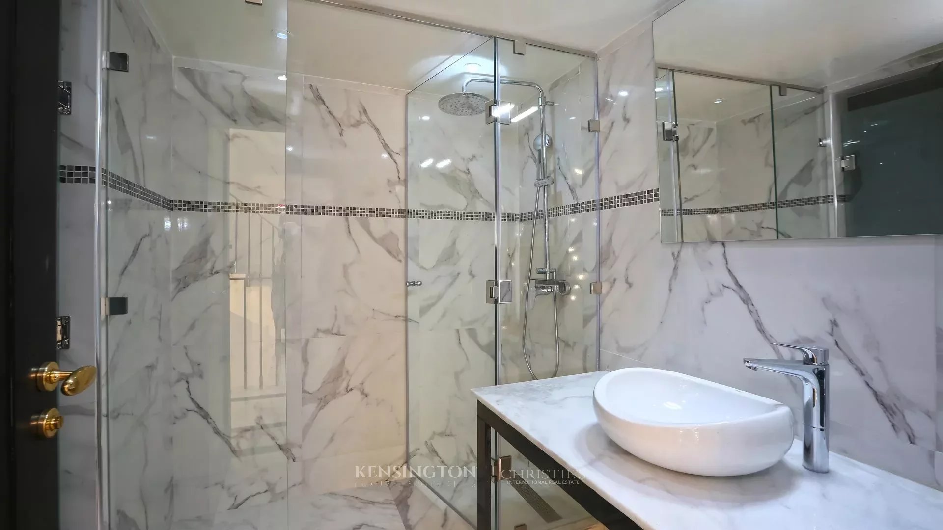 Flat Chrome in Marrakech, Morocco