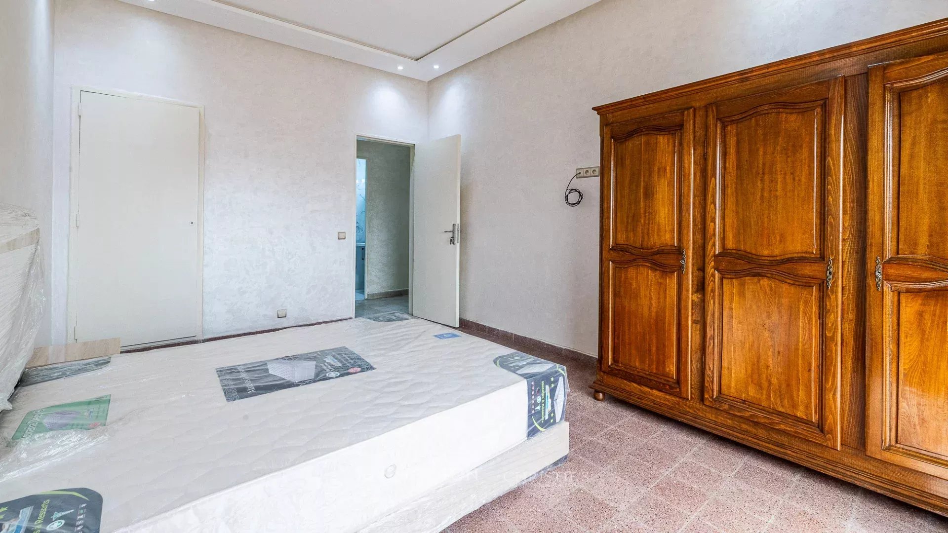 Spacious 200 M² Furnished Apartment For Rent – Casablanca City Center in Casablanca, Morocco