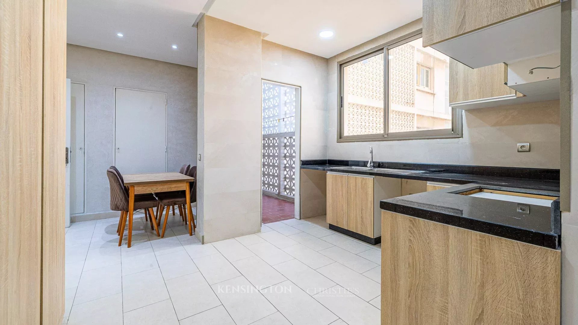 Spacious 200 M² Furnished Apartment For Rent – Casablanca City Center in Casablanca, Morocco