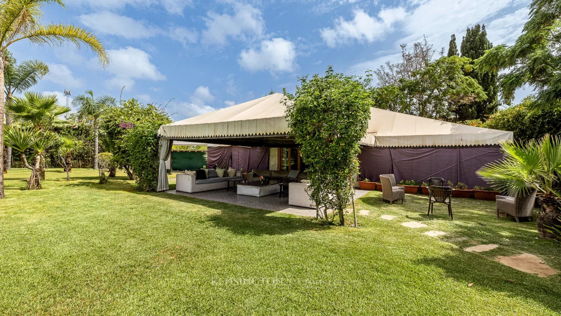 Villa Bella Vista+ Land 5600 M2 Price 12500 Dhs M2 in Casablanca, Morocco