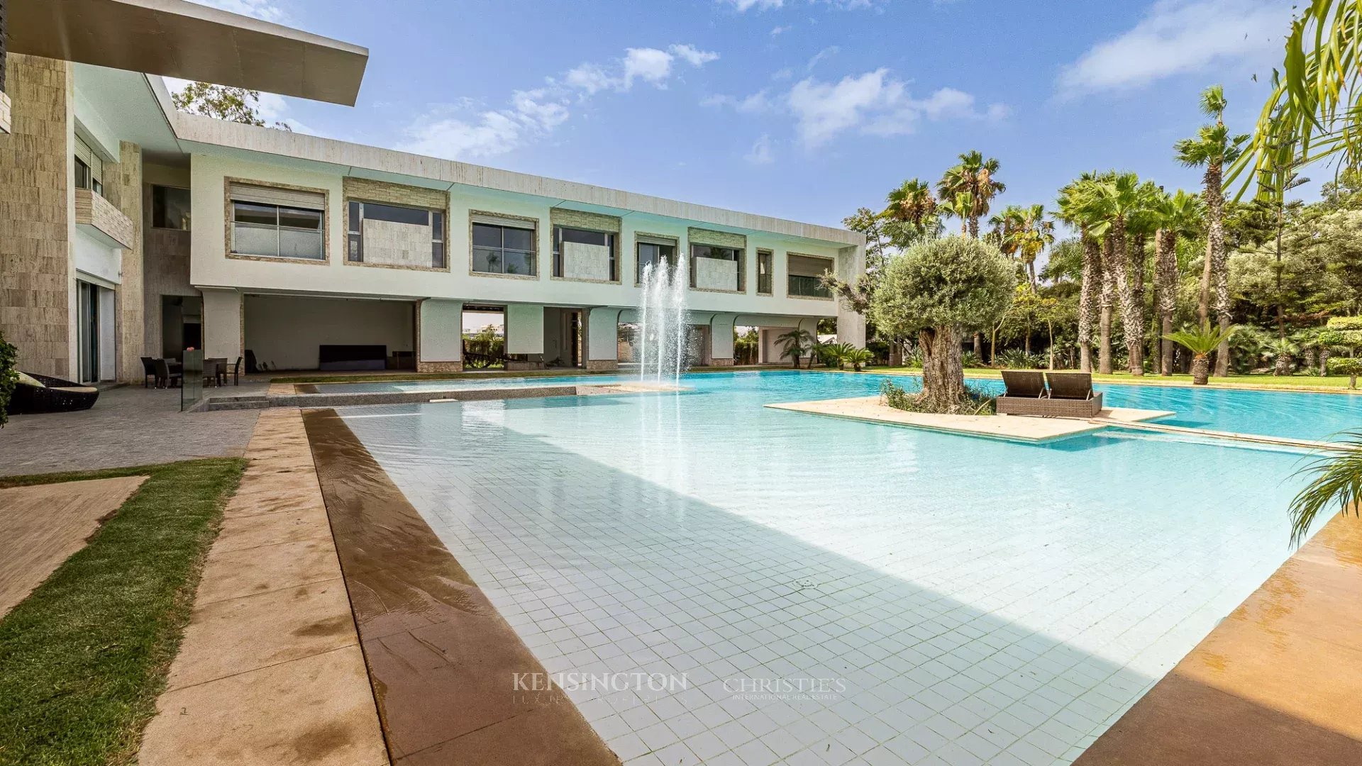 Villa Bella Vista+ Land 5600 M2 Price 12500 Dhs M2 in Casablanca, Morocco