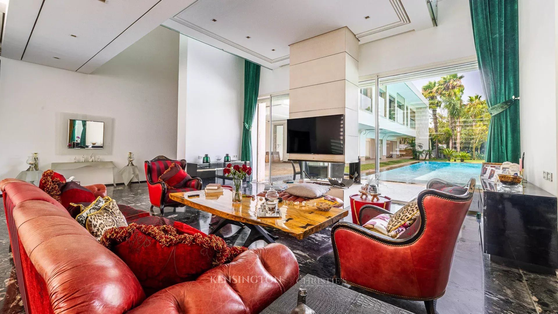Villa Bella Vista+ Land 5600 M2 Price 12500 Dhs M2 in Casablanca, Morocco