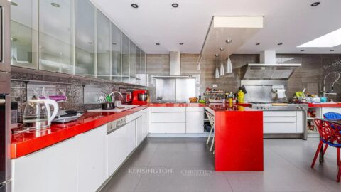 Villa Bella Vista+ Land 5600 M2 Price 12500 Dhs M2 in Casablanca, Morocco
