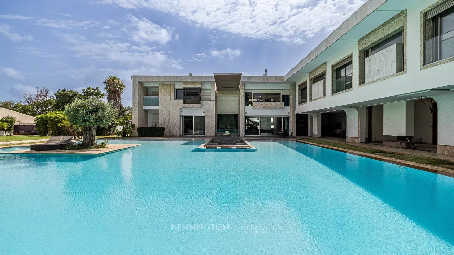 Villa Bella Vista+ Land 5600 M2 Price 12500 Dhs M2 in Casablanca, Morocco