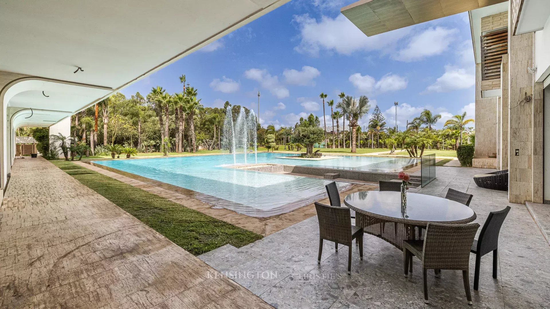 Villa Bella Vista+ Land 5600 M2 Price 12500 Dhs M2 in Casablanca, Morocco
