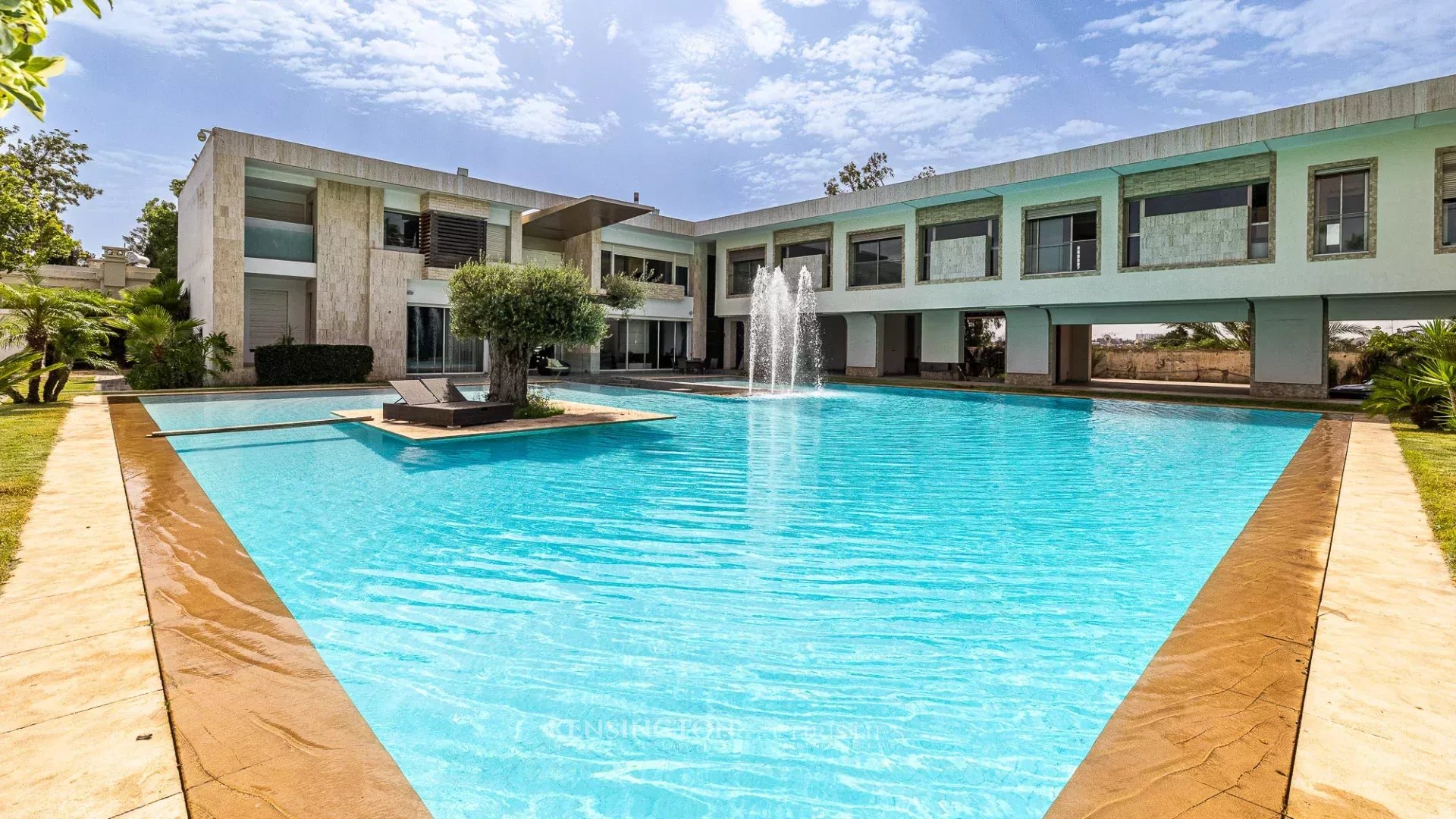Villa Bella Vista+ Land 5600 M2 Price 12500 Dhs M2 in Casablanca, Morocco