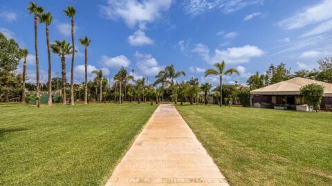 Villa Bella Vista+ Land 5600 M2 Price 12500 Dhs M2 in Casablanca, Morocco