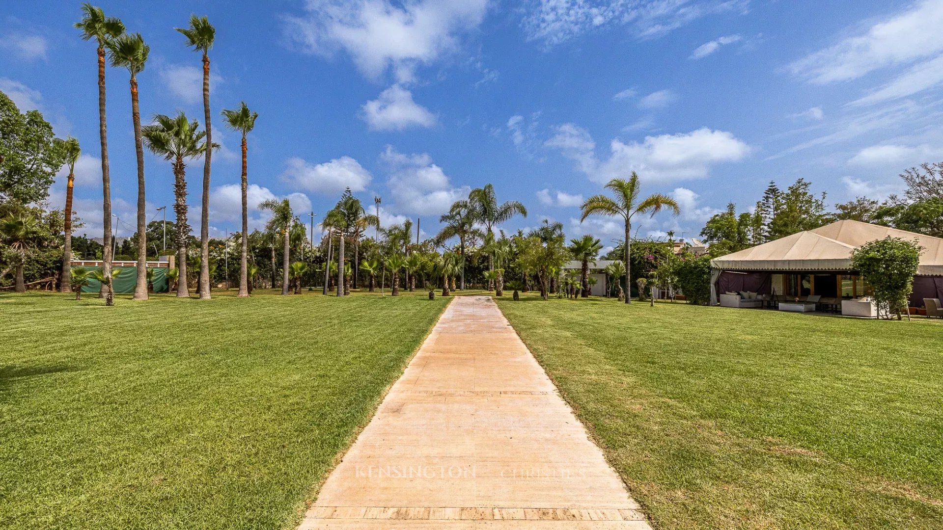Villa Bella Vista+ Land 5600 M2 Price 12500 Dhs M2 in Casablanca, Morocco
